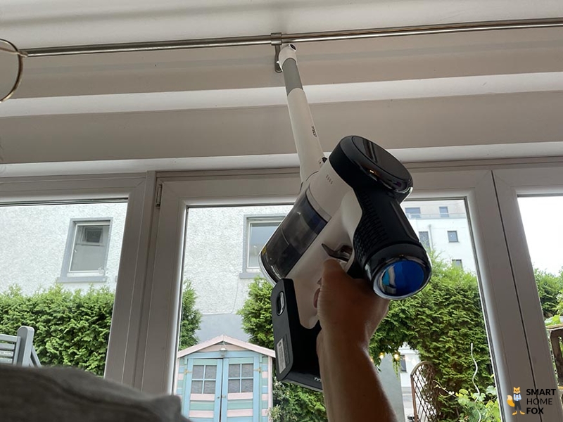 Saugen an der Decke mit dem Tineco S15